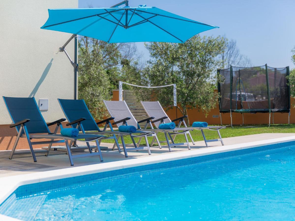 Holiday Home Linden Tree Pula Exterior foto