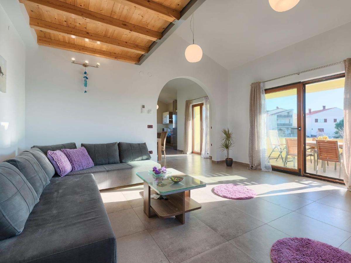 Holiday Home Linden Tree Pula Exterior foto