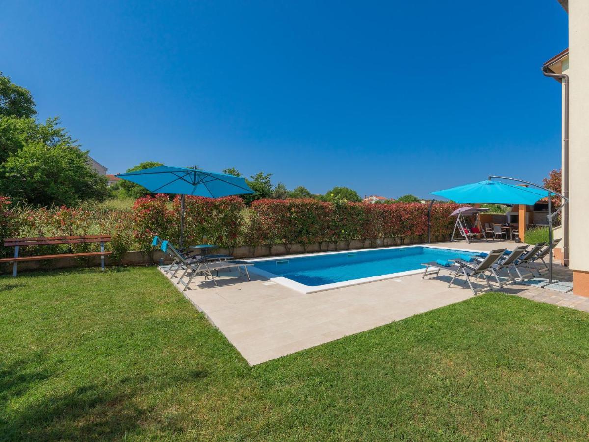 Holiday Home Linden Tree Pula Exterior foto